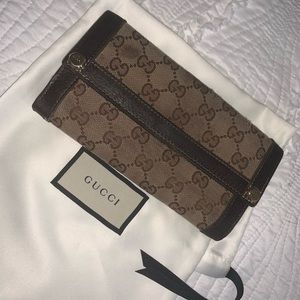 Authentic Gucci GG wallet
